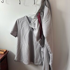 Figs Light Gray Women's Short Sleeve Tee